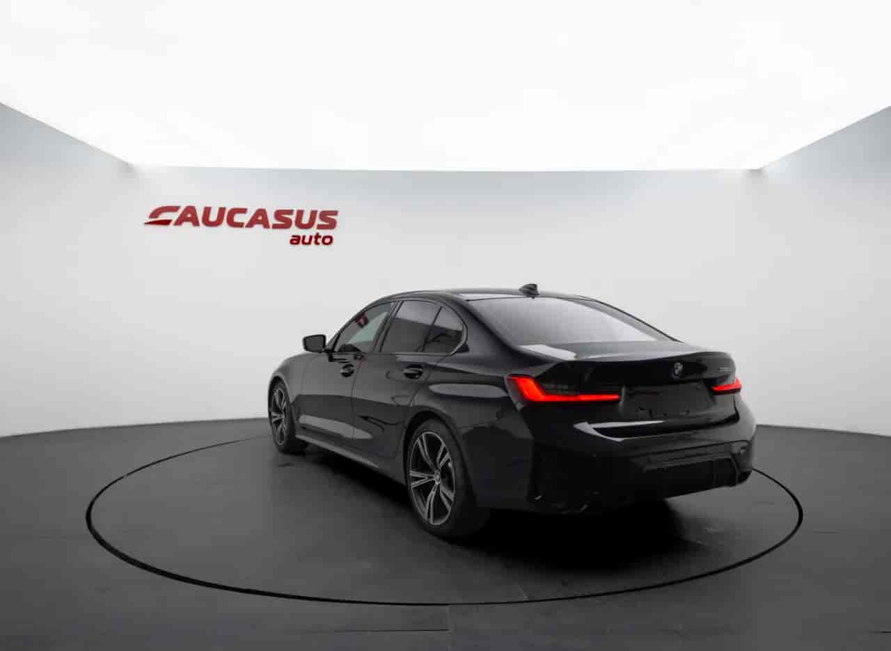 BMW 3-Series - 6