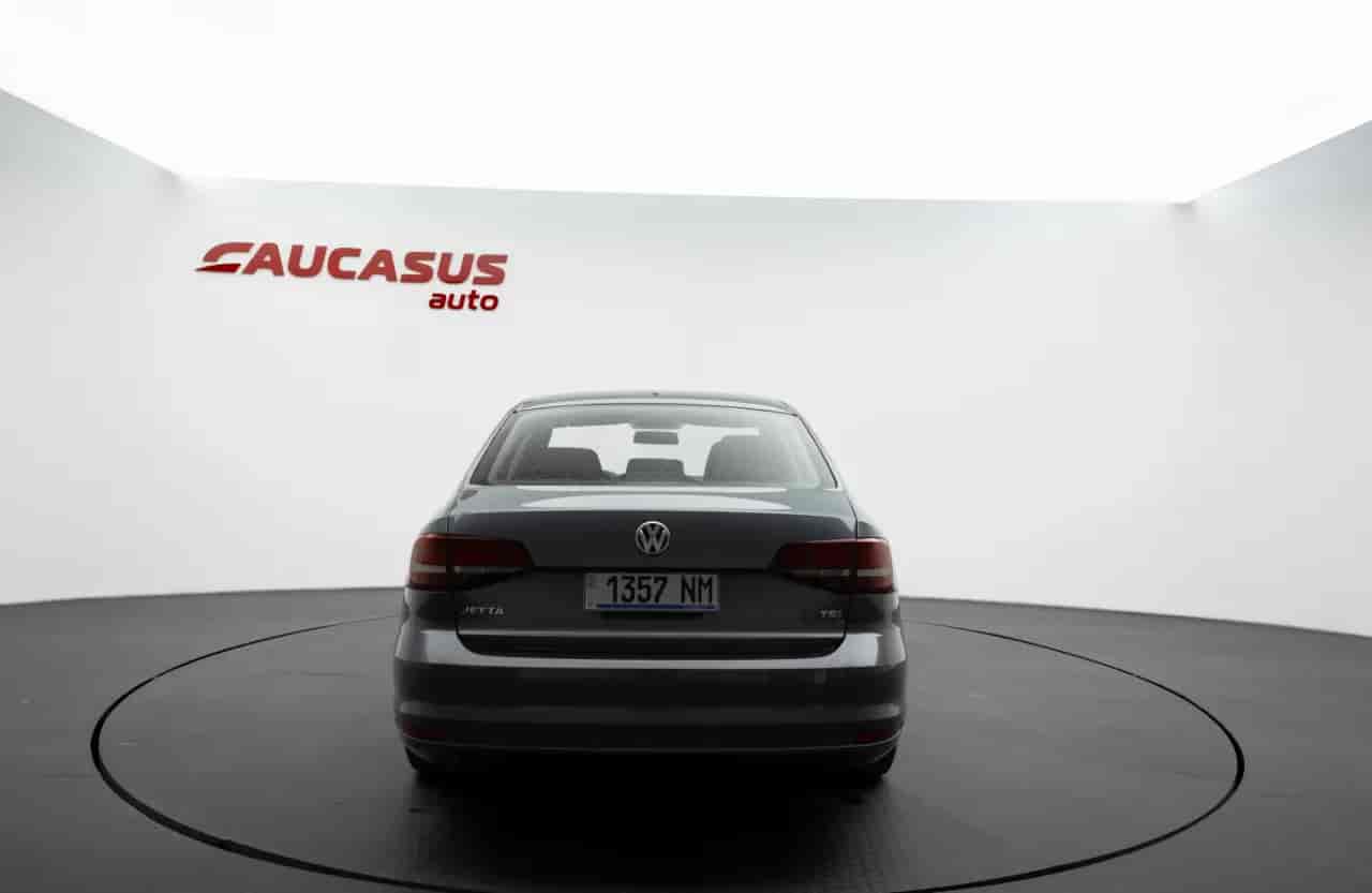 VOLKSWAGEN Jetta - 5