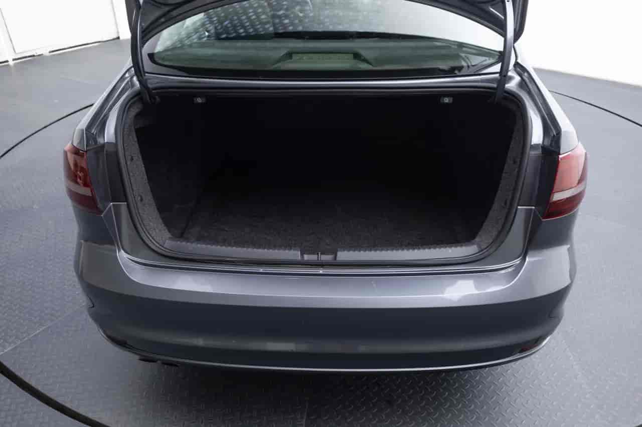 VOLKSWAGEN Jetta - 7