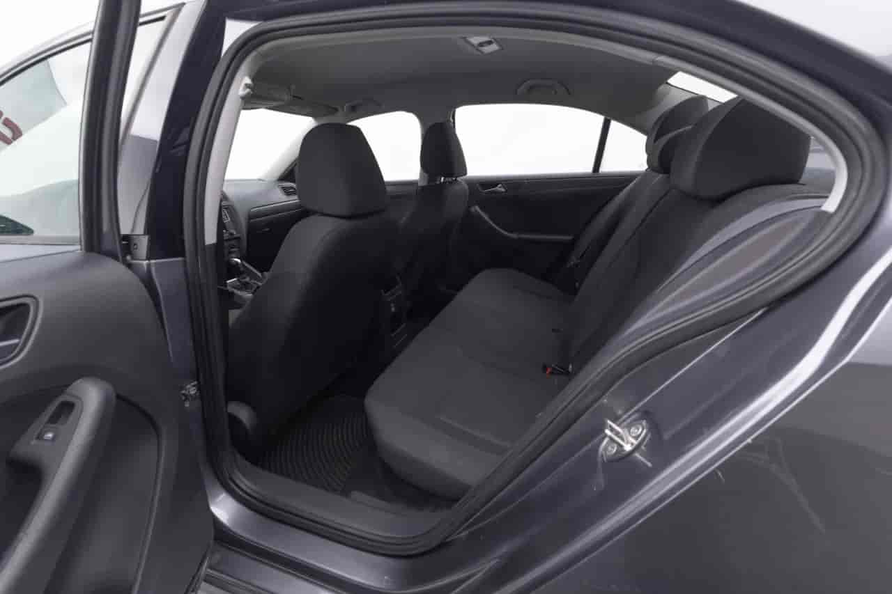 VOLKSWAGEN Jetta - 8