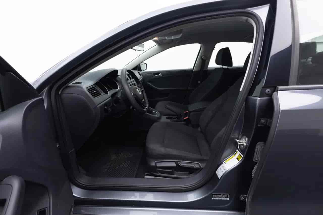 VOLKSWAGEN Jetta - 10