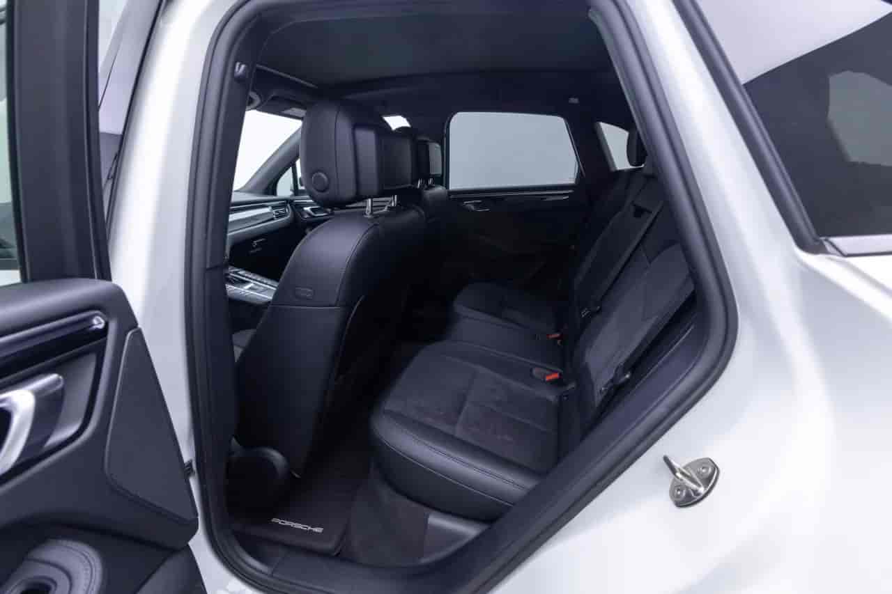PORSCHE Macan - 8