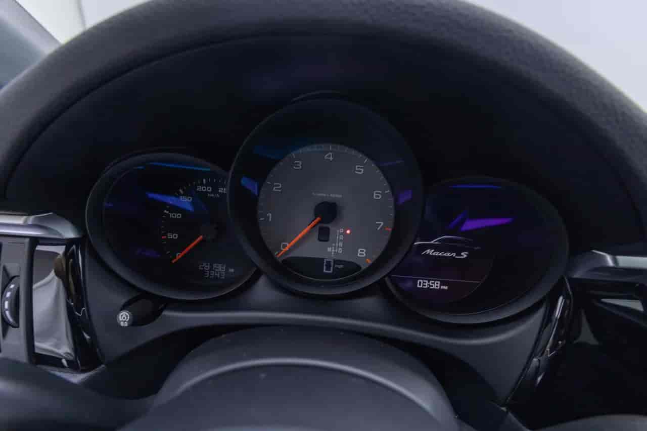 PORSCHE Macan - 9