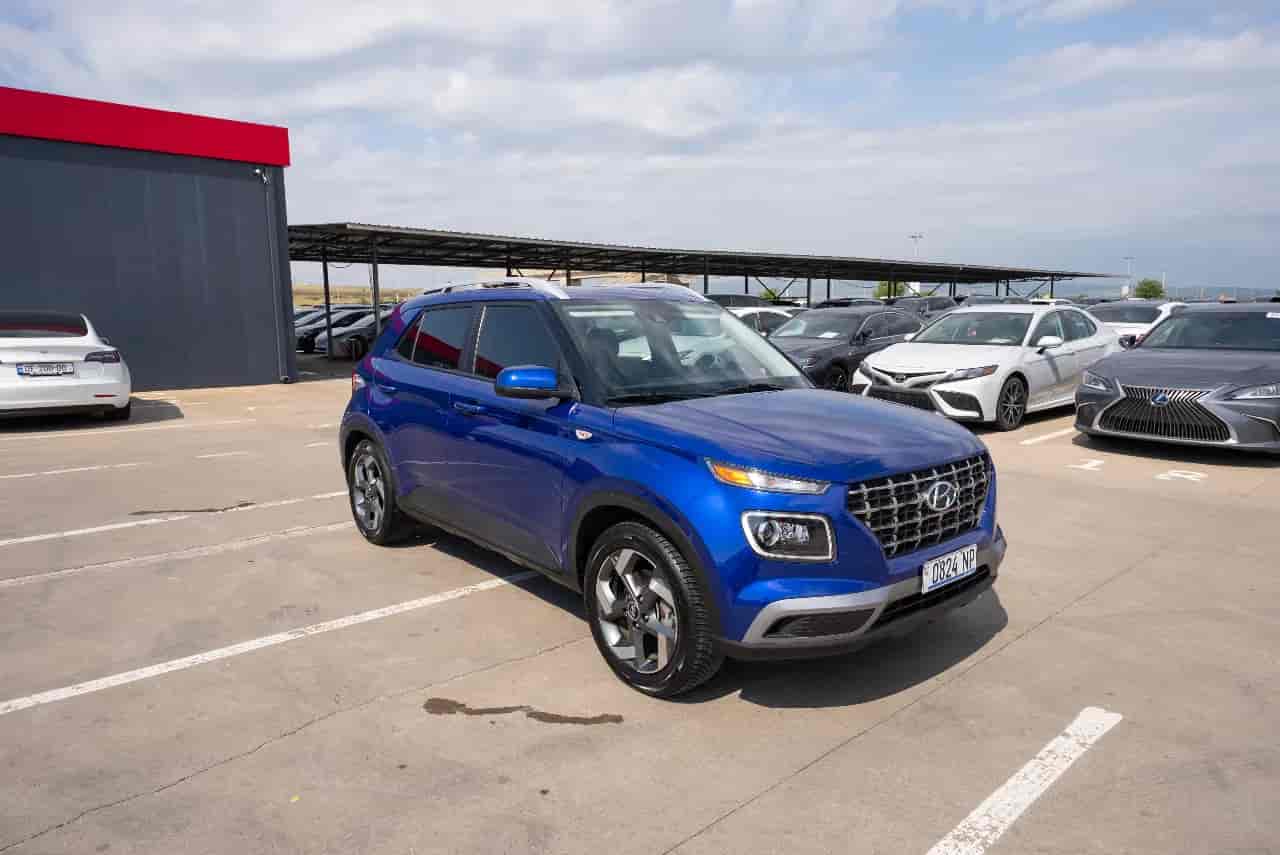 HYUNDAI Venue - 3