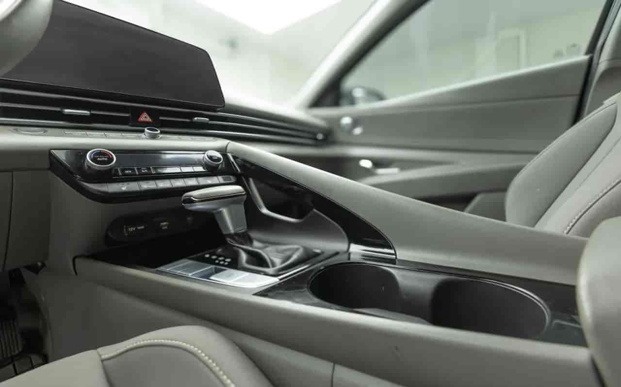 HYUNDAI Elantra - 8
