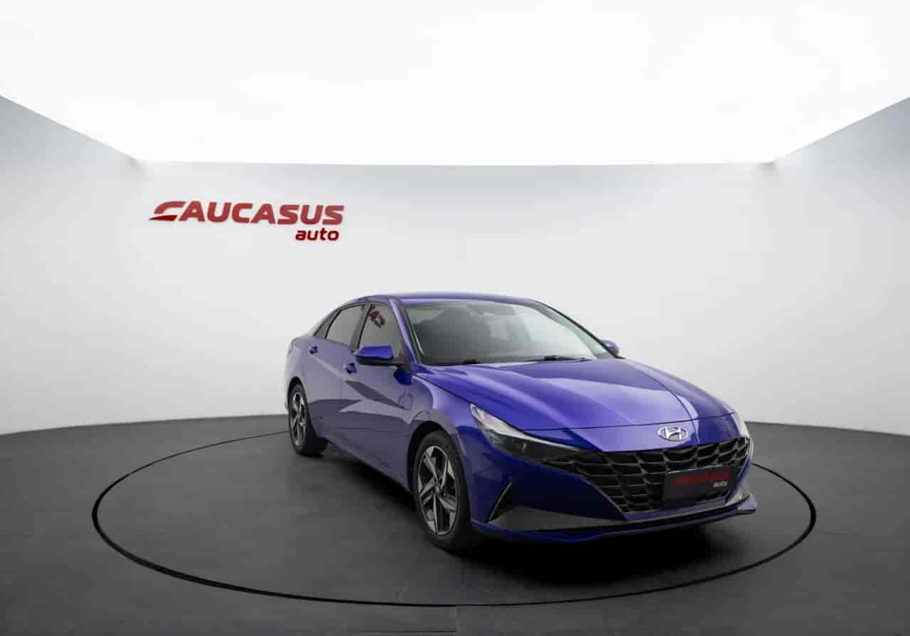 HYUNDAI Elantra - 3