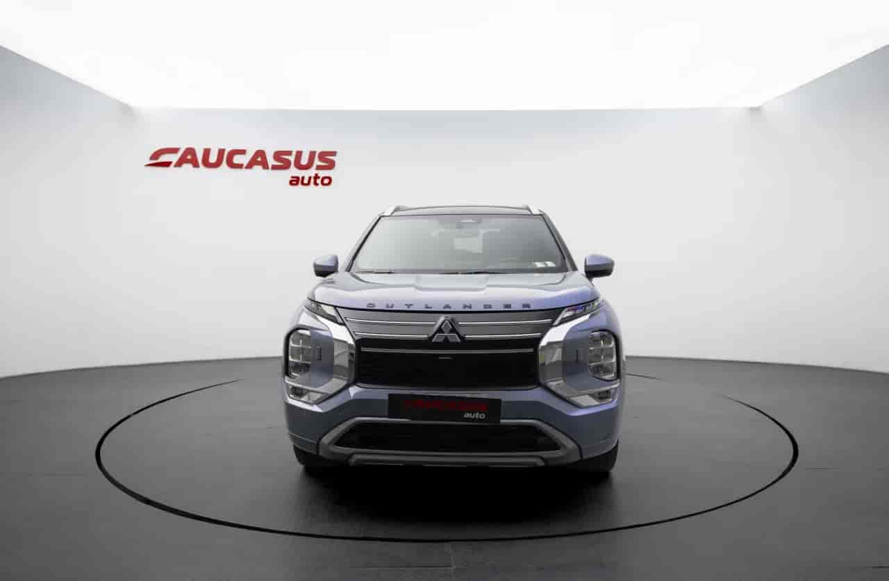 MITSUBISHI Outlander - 2