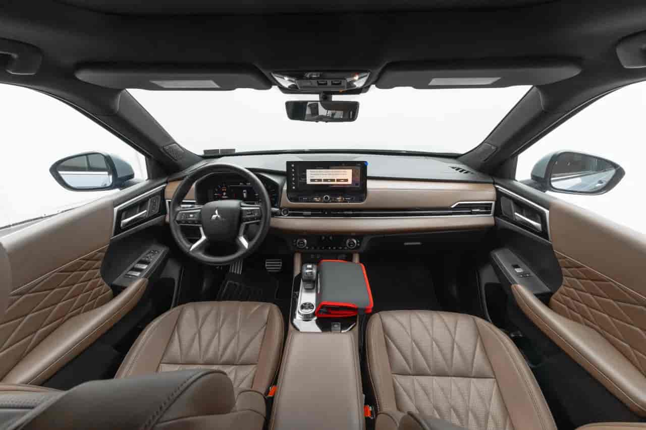 MITSUBISHI Outlander - 9