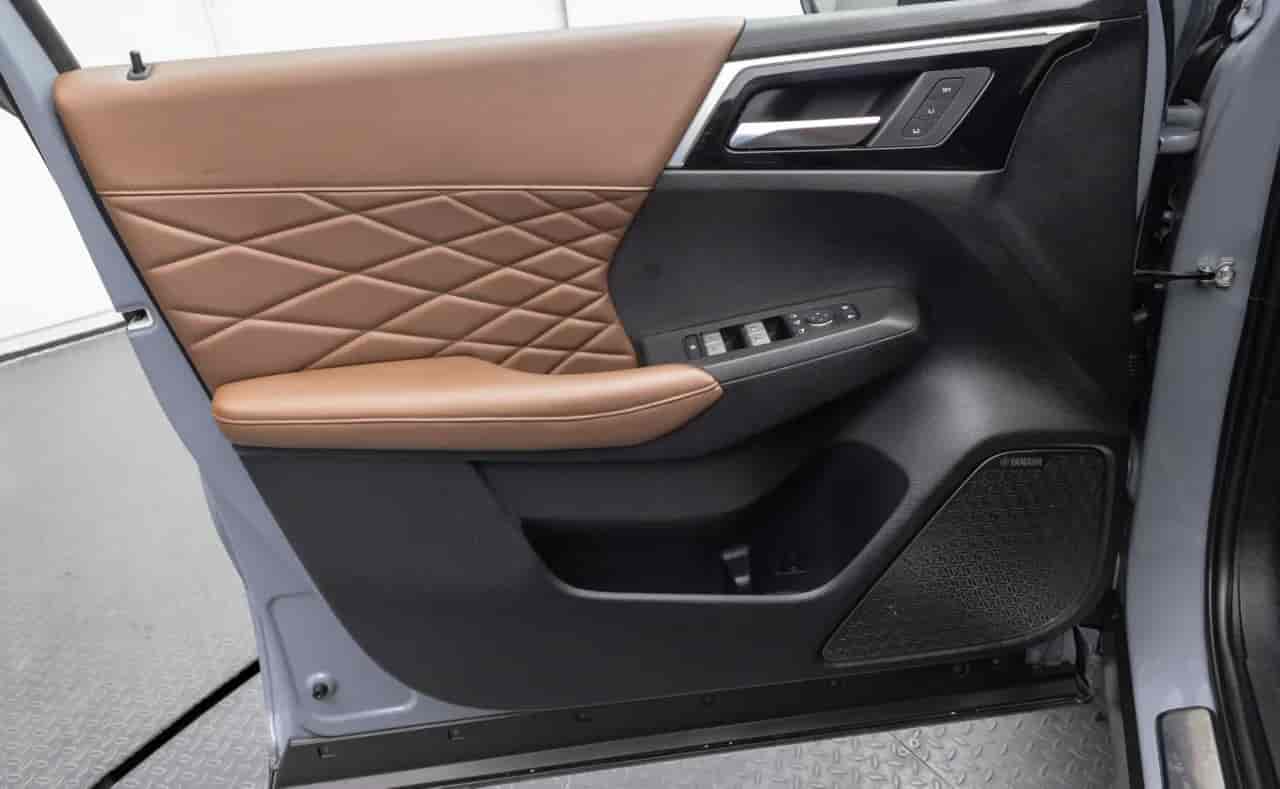 MITSUBISHI Outlander - 10