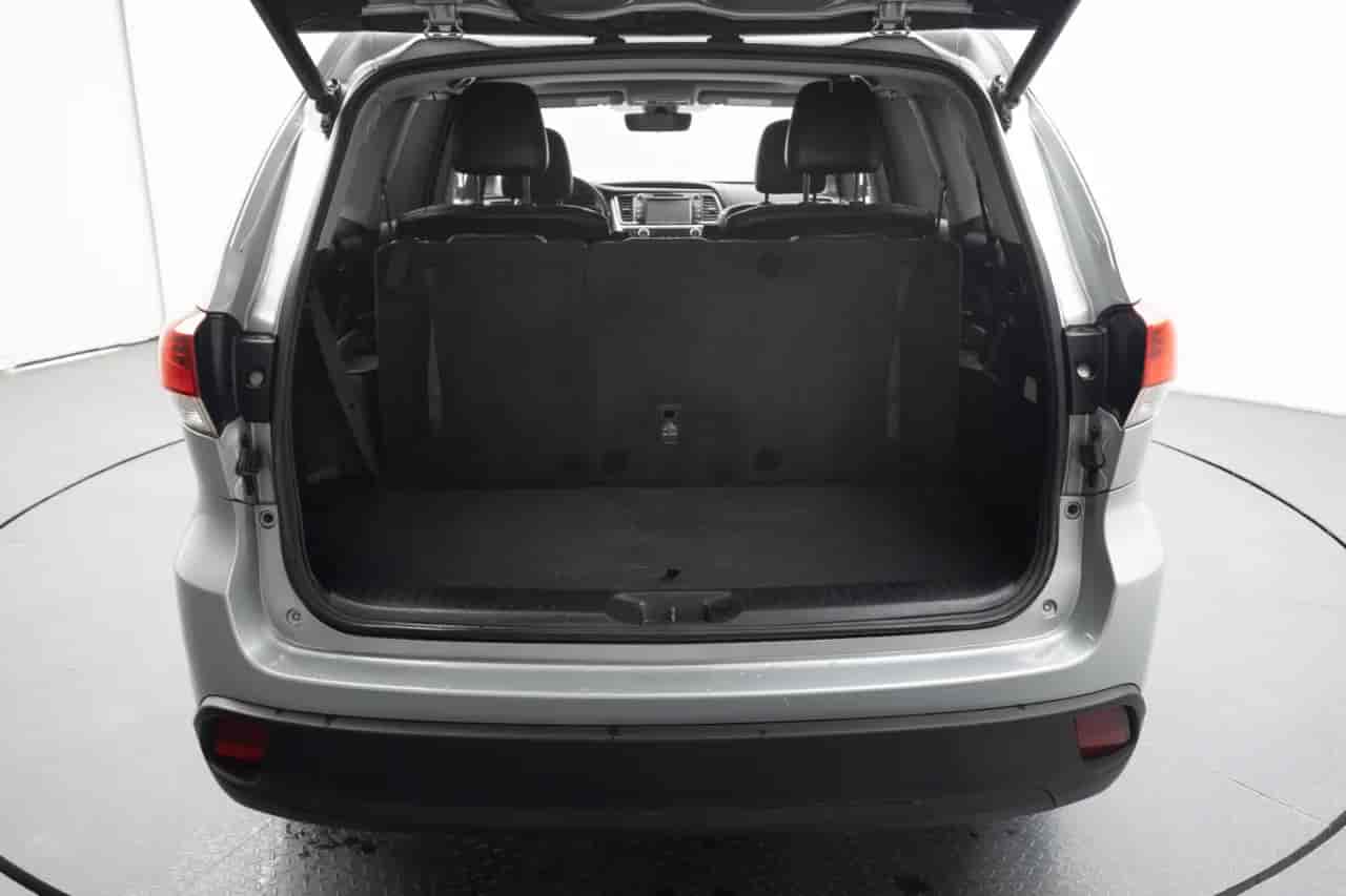 TOYOTA Highlander - 7