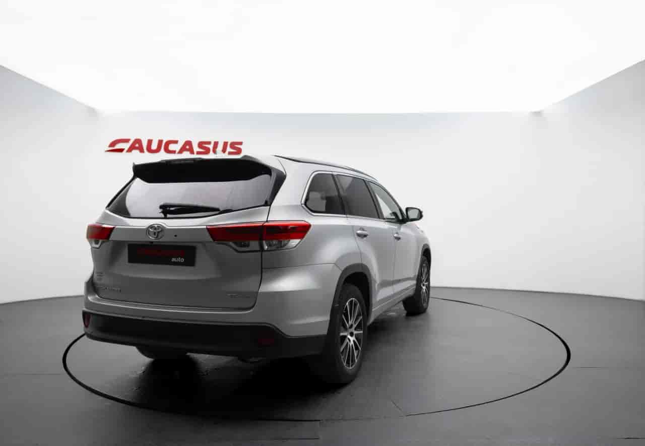 TOYOTA Highlander - 4