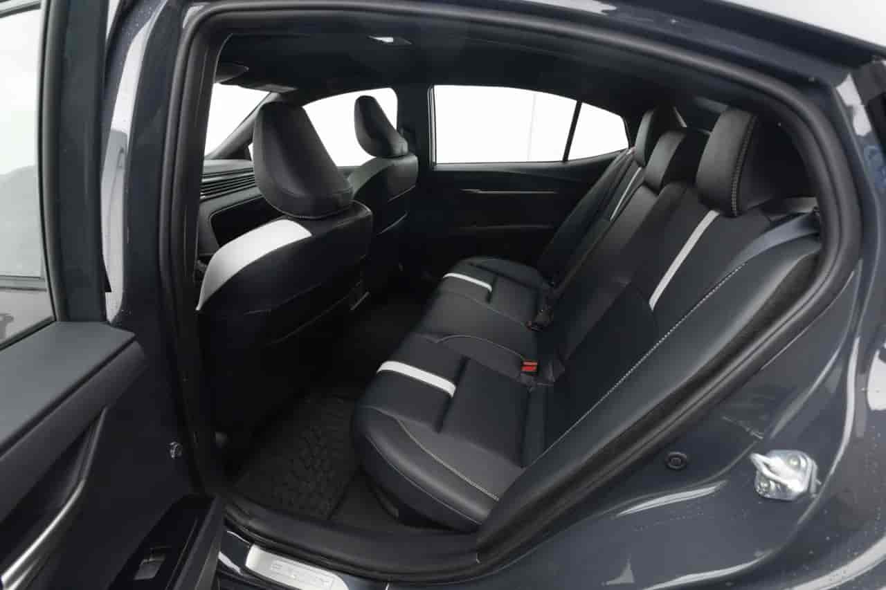 TOYOTA Camry - 8