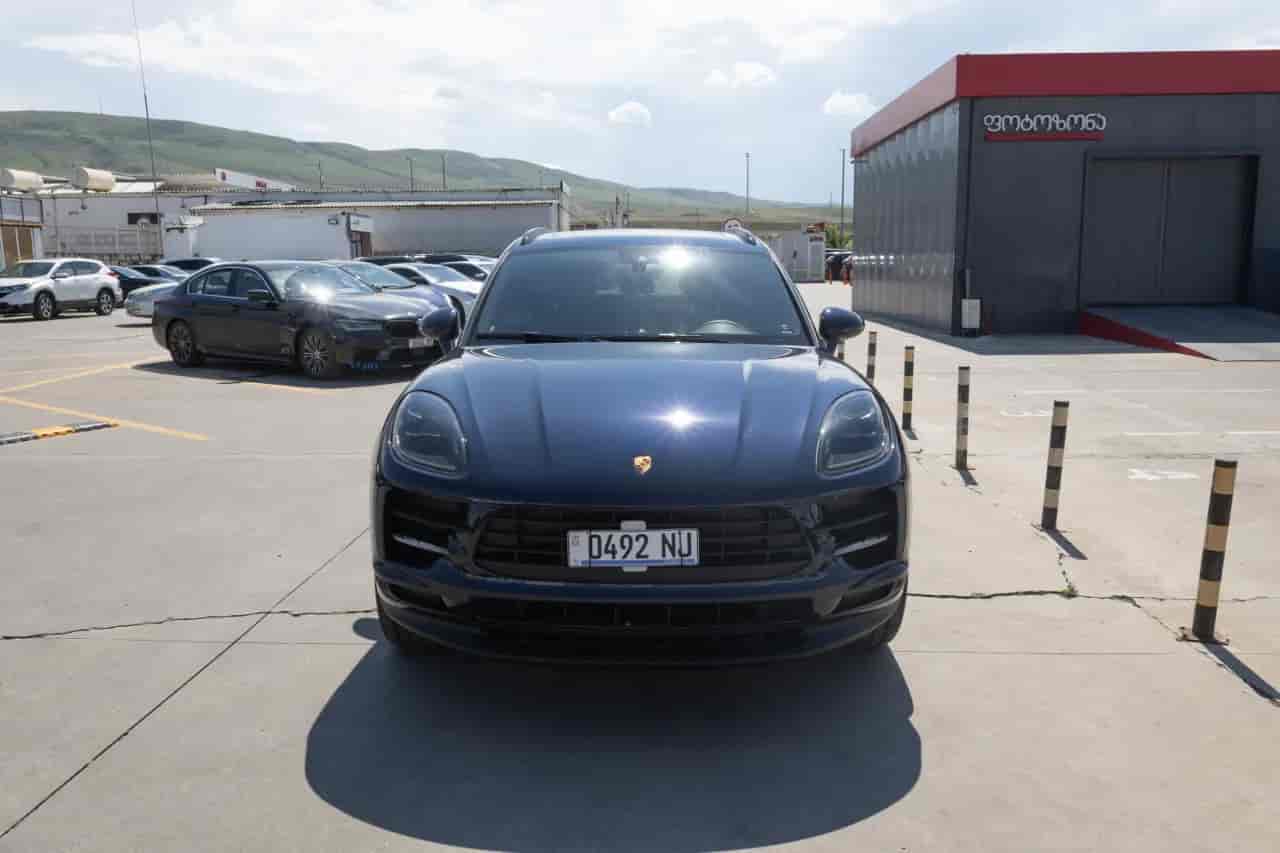 PORSCHE Macan - 2