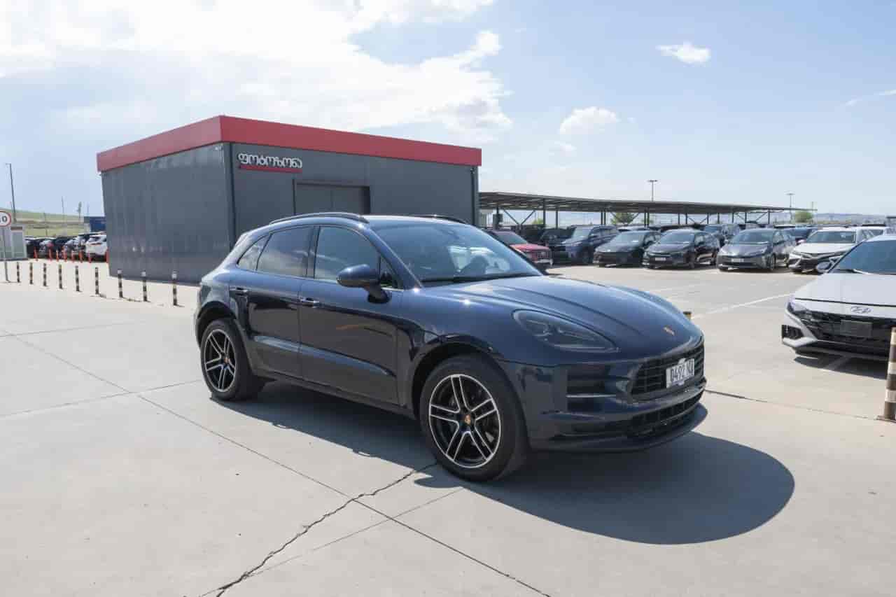 PORSCHE Macan - 3