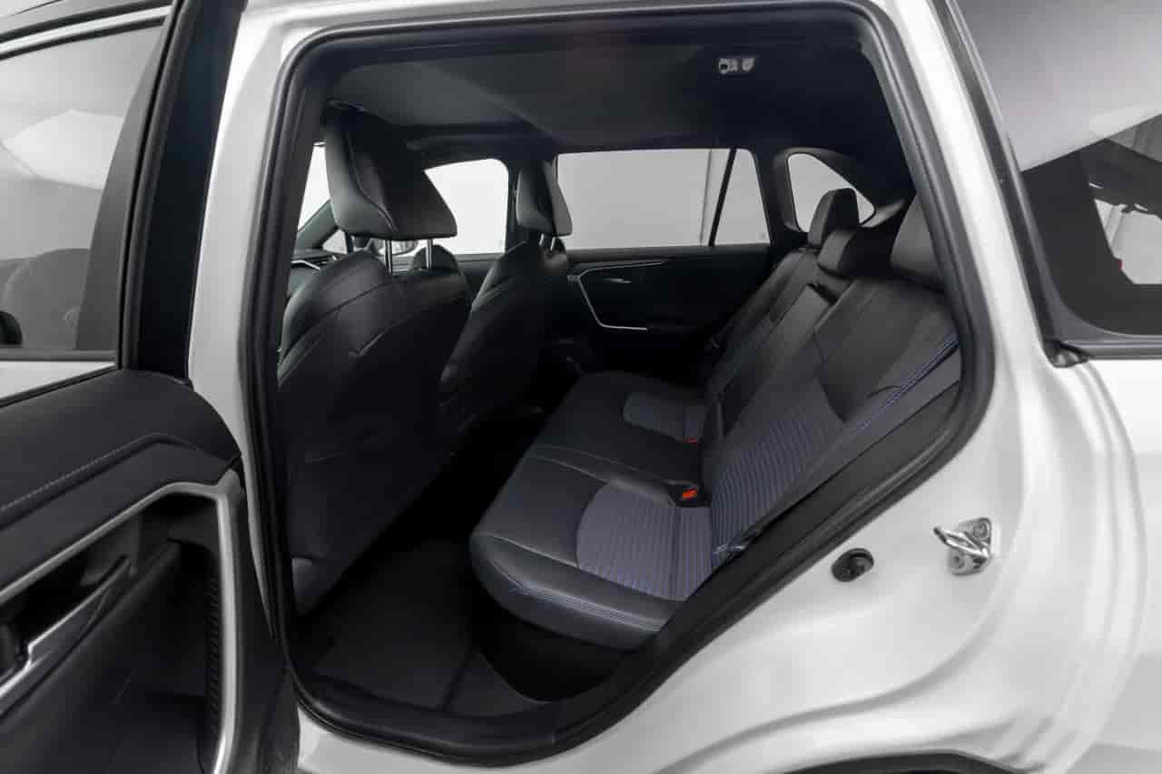 TOYOTA RAV4 - 8