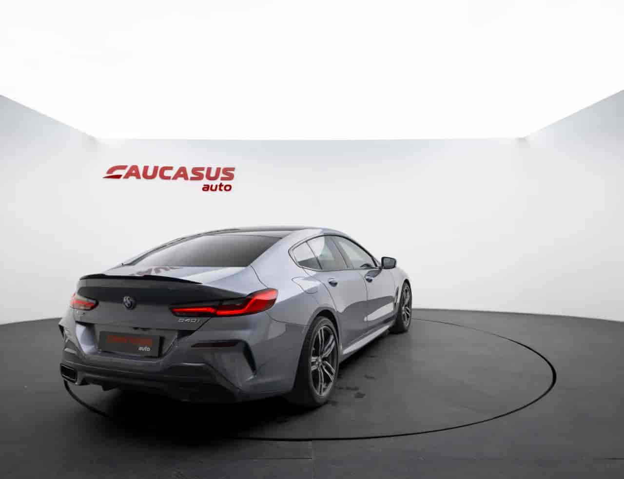 BMW 8-Series - 4