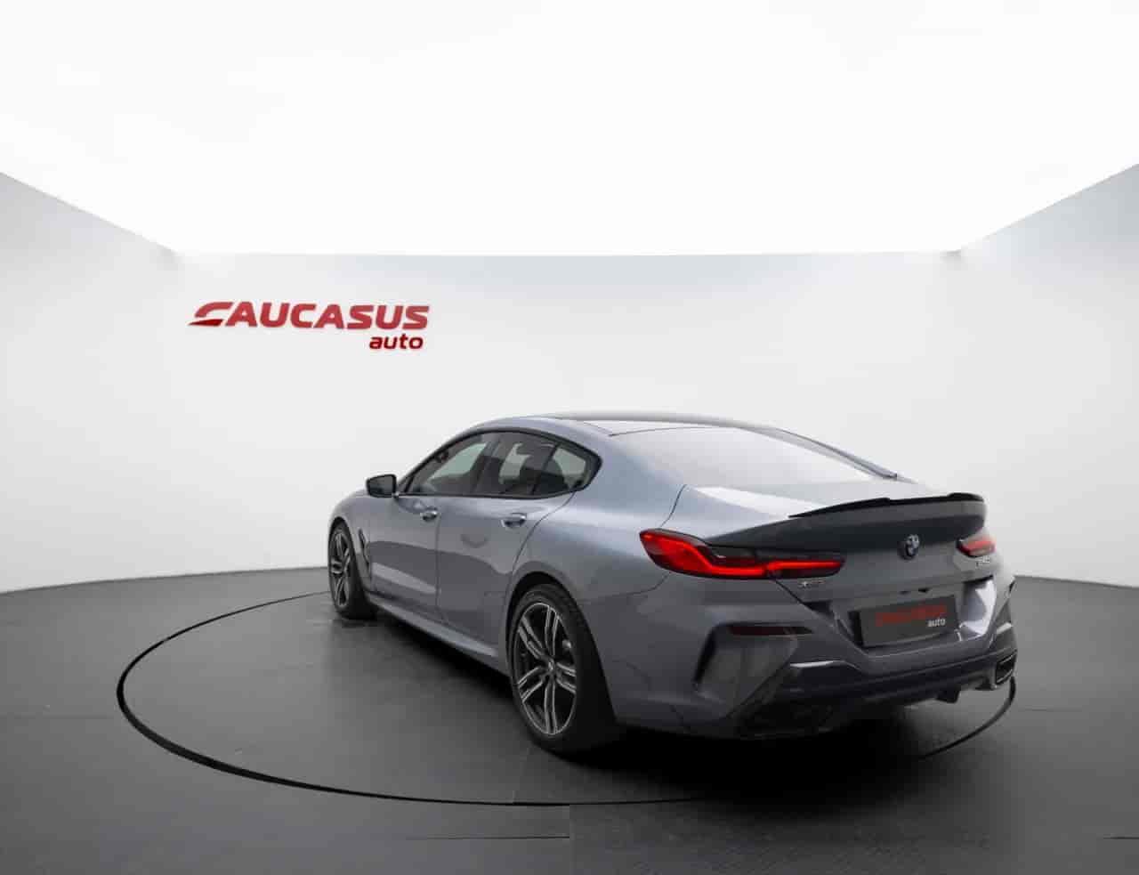 BMW 8-Series - 6