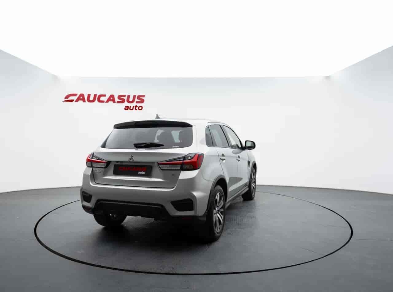 MITSUBISHI Outlander Sport - 4