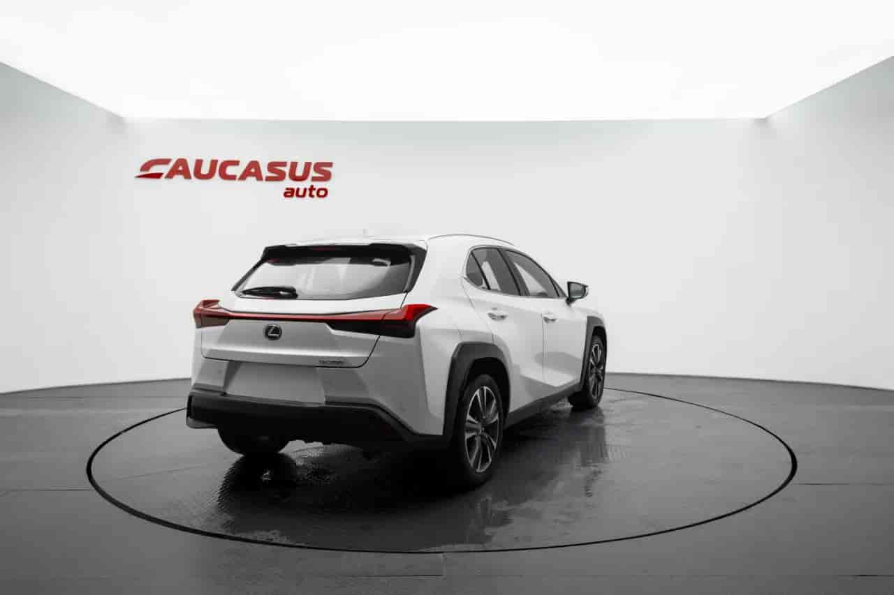 LEXUS UX - 4