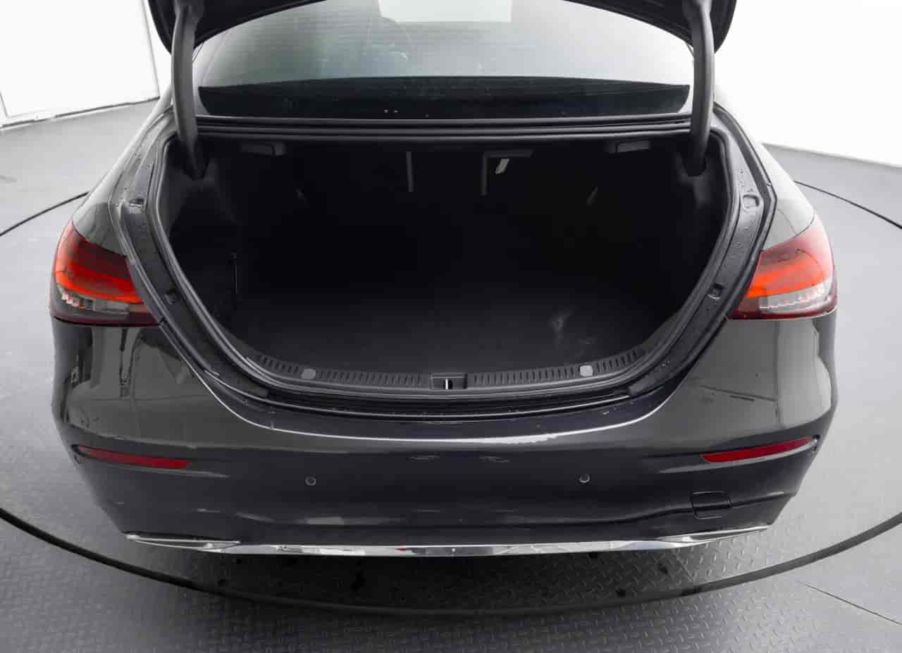 MERCEDES-BENZ E-Class - 7