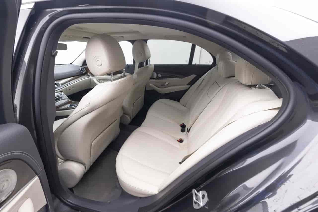 MERCEDES-BENZ E-Class - 8