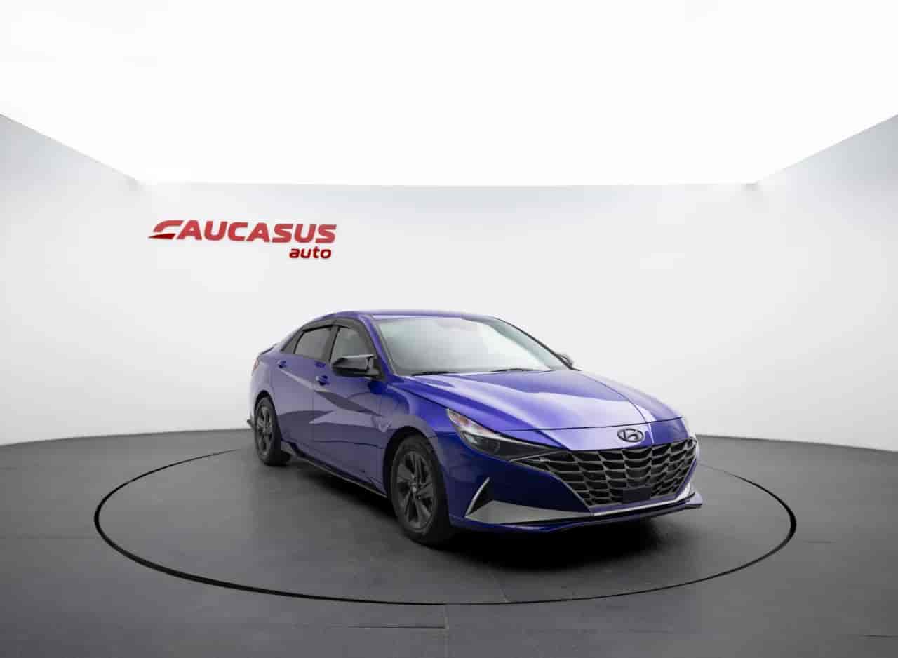 HYUNDAI Elantra - 3