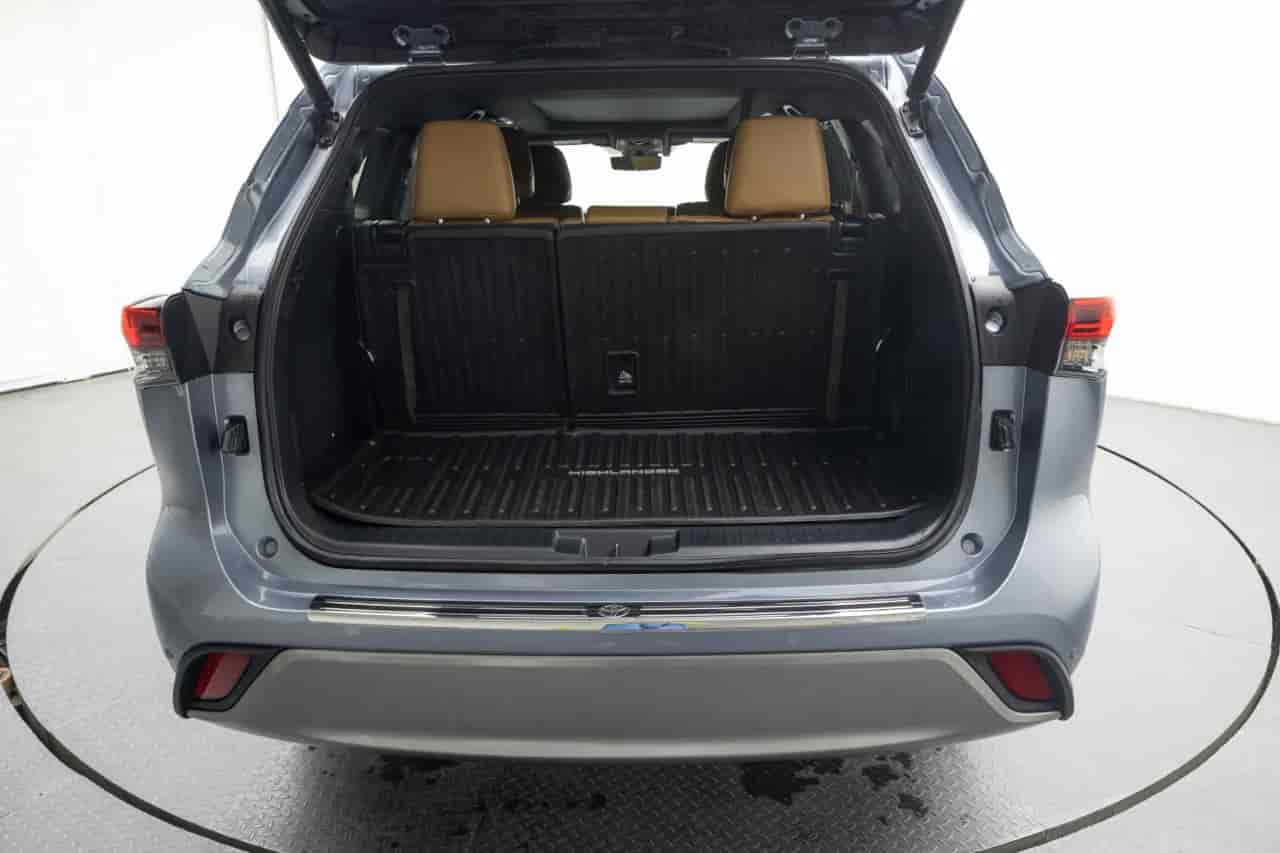TOYOTA Highlander - 7