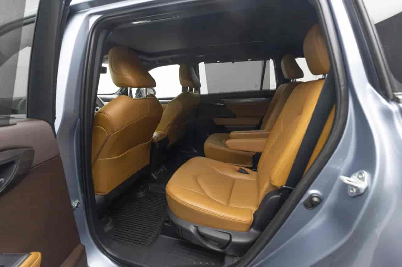 TOYOTA Highlander - 8