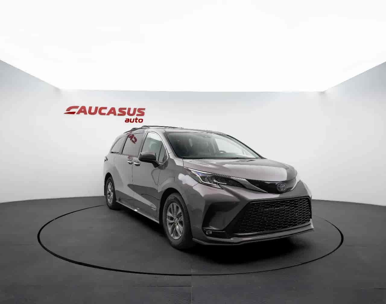 TOYOTA Sienna - 3