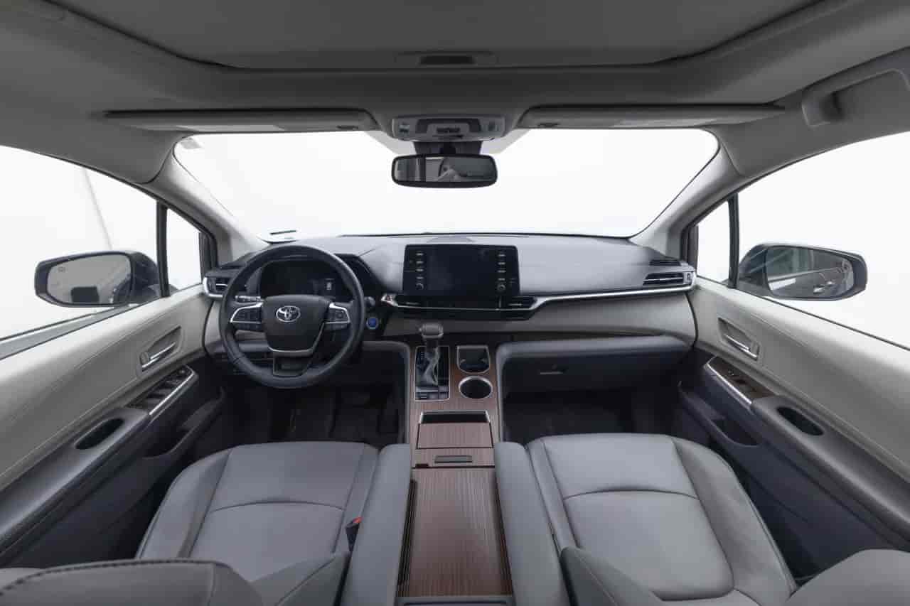 TOYOTA Sienna - 9