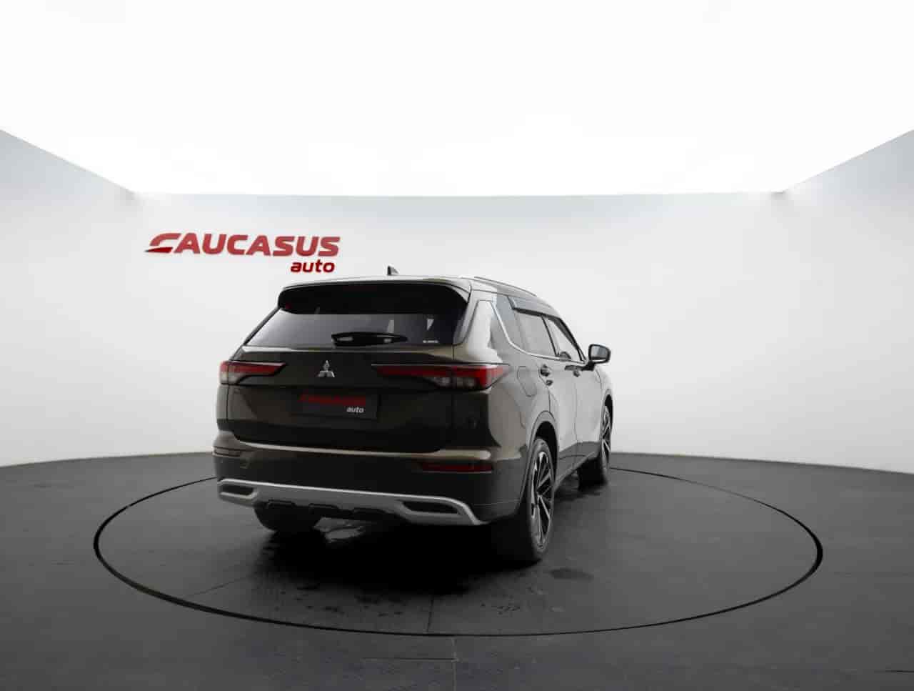 MITSUBISHI Outlander - 4