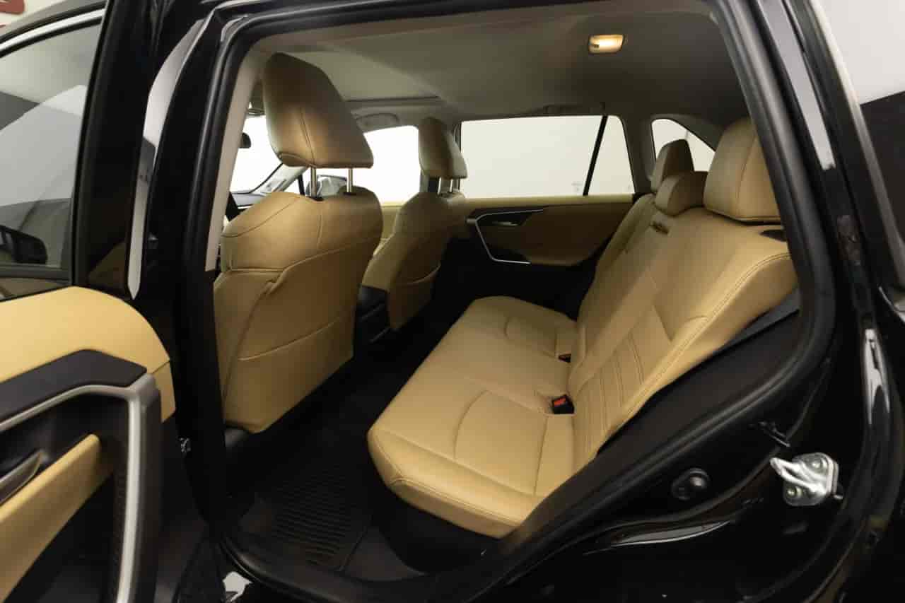 TOYOTA RAV4 - 8
