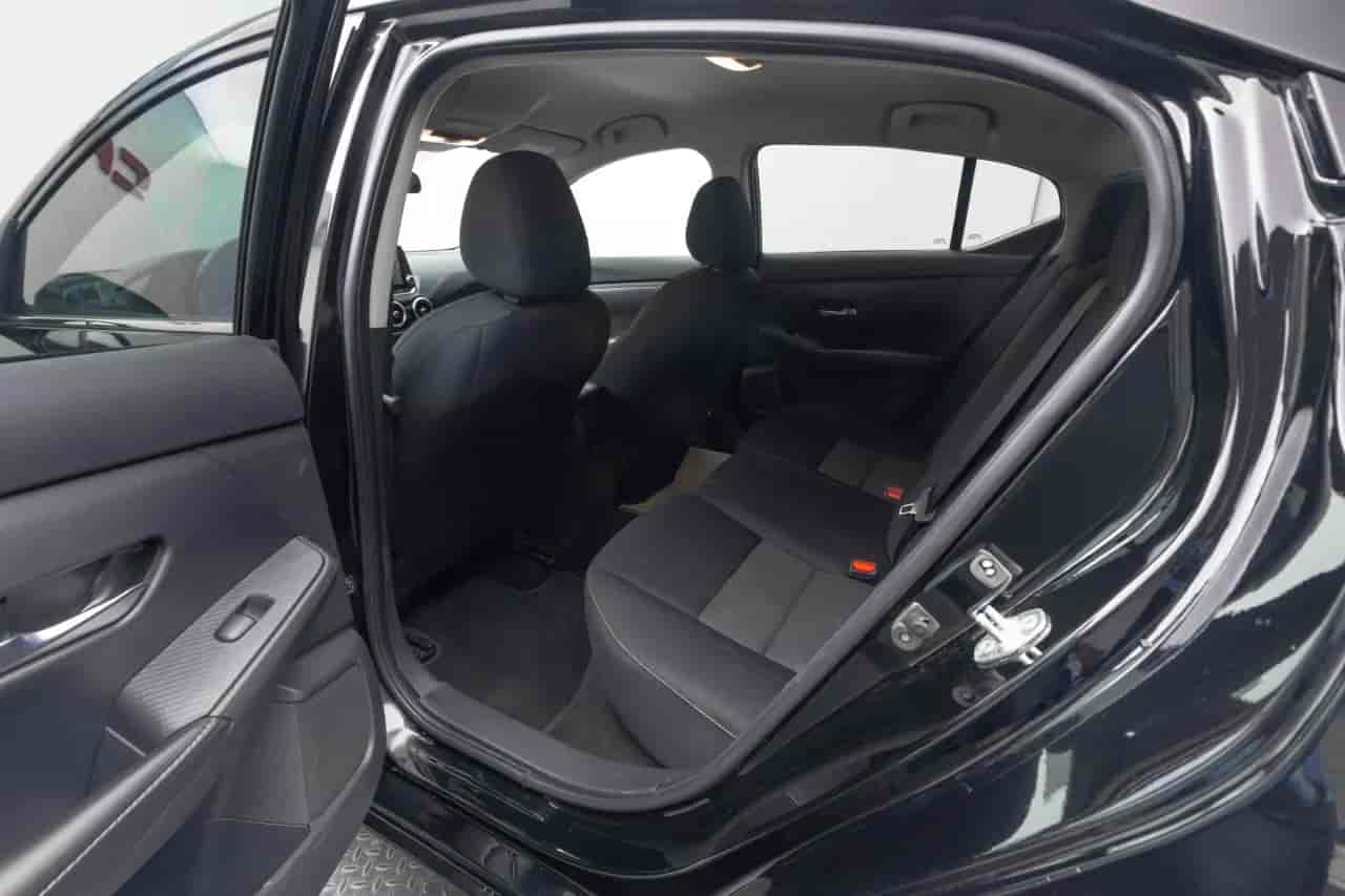 NISSAN Sentra - 8