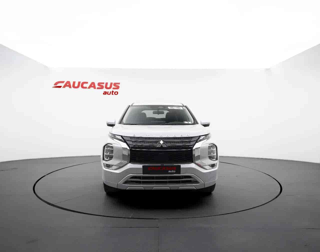 MITSUBISHI Outlander - 2