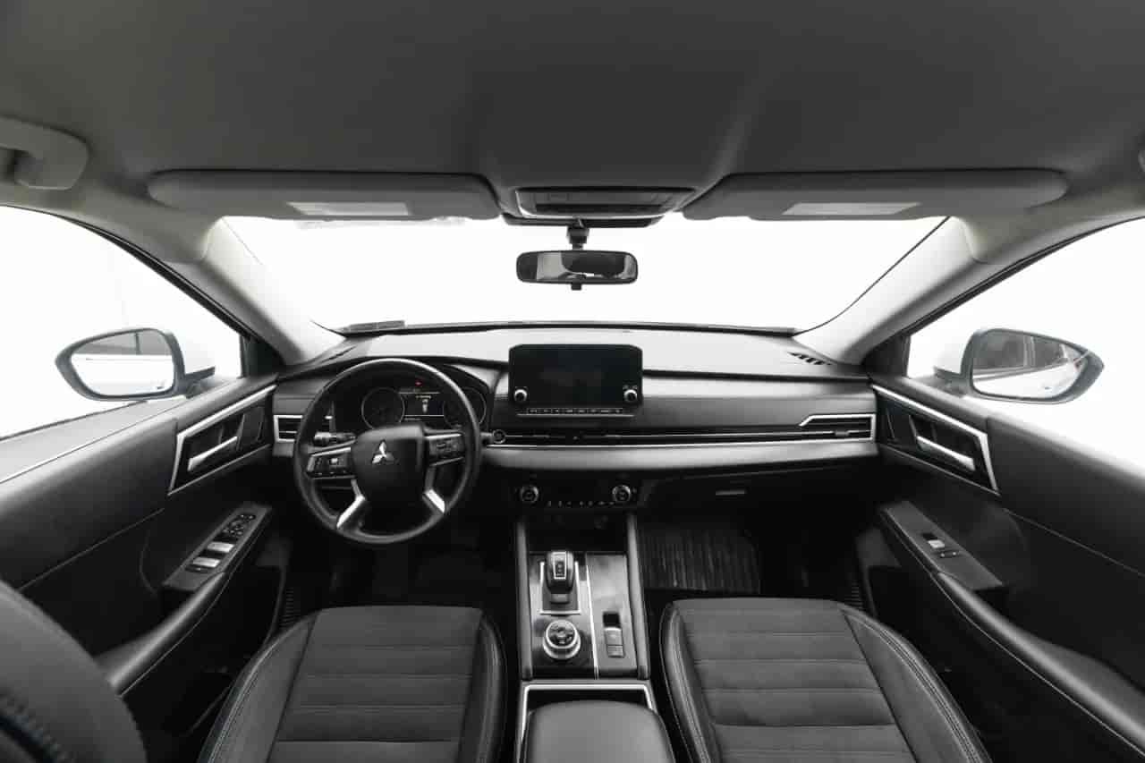 MITSUBISHI Outlander - 9