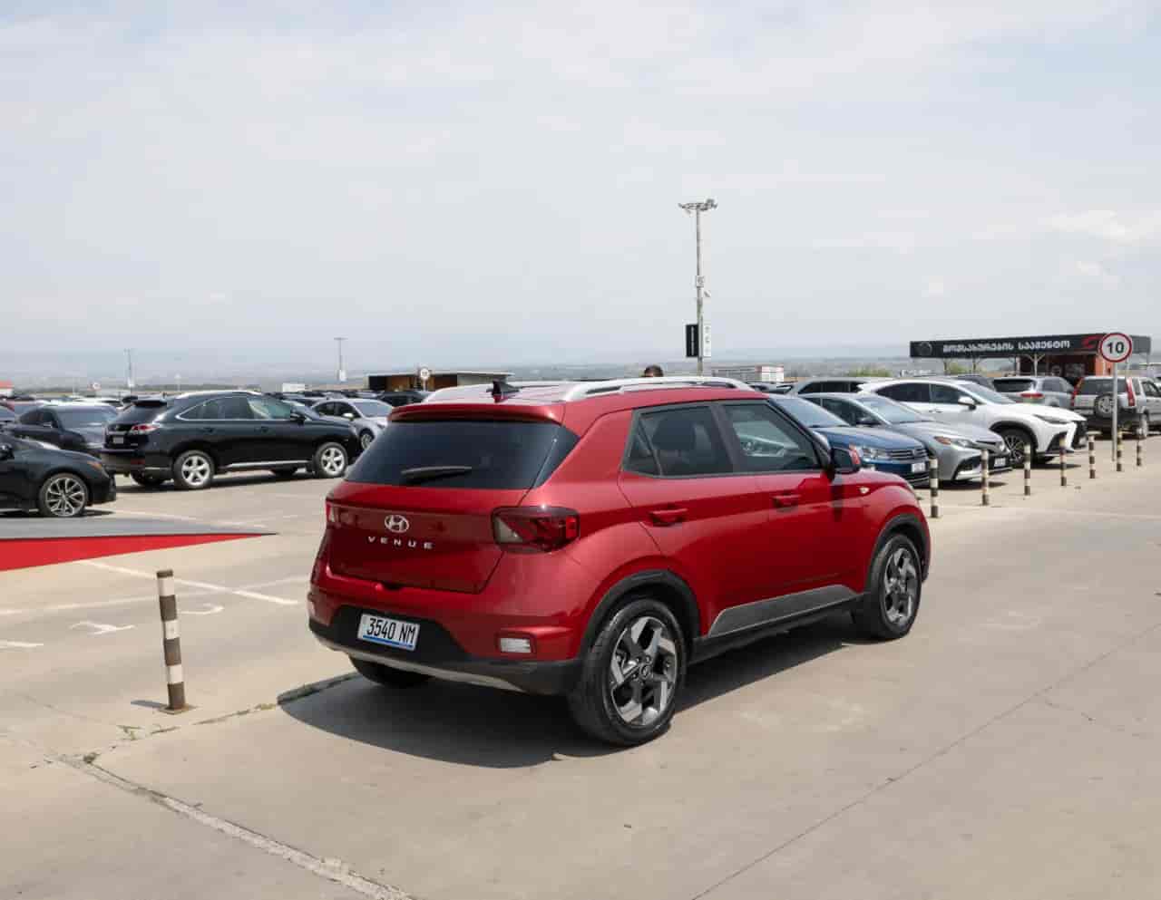 HYUNDAI Venue - 4