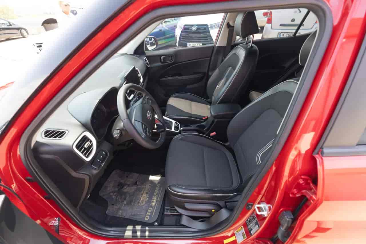 HYUNDAI Venue - 10