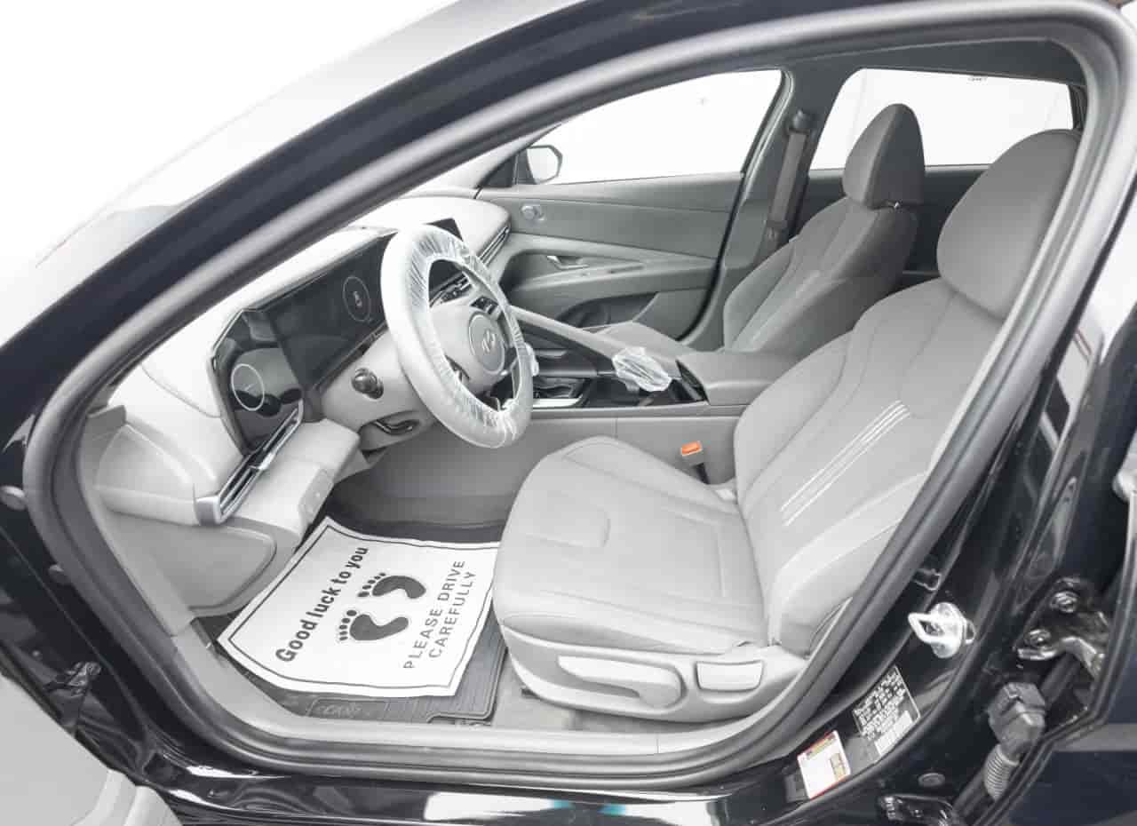 HYUNDAI Elantra - 10