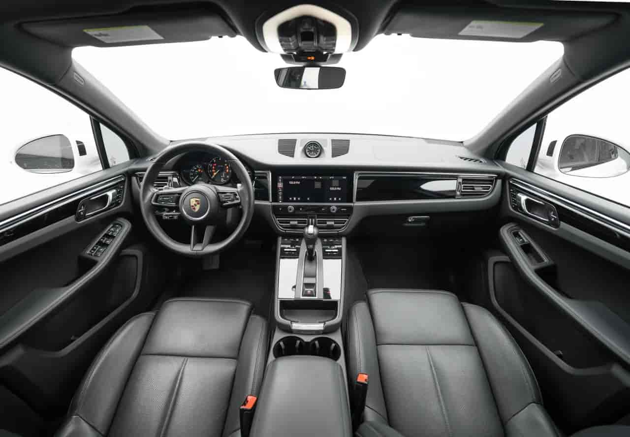 PORSCHE Macan - 9