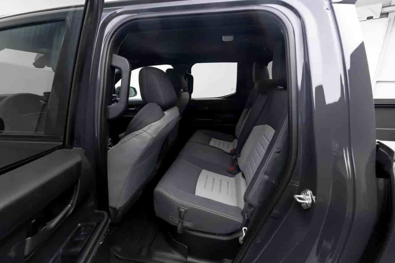 TOYOTA Tacoma - 8