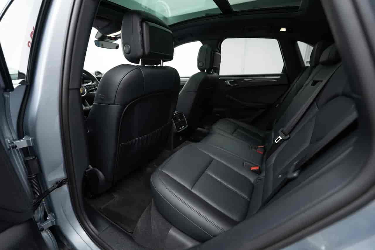 PORSCHE Macan - 9