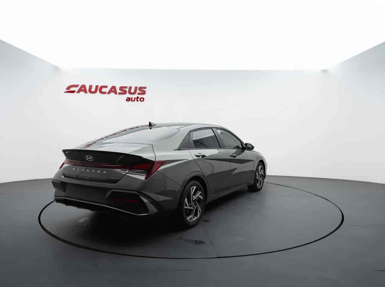 HYUNDAI Elantra - 4