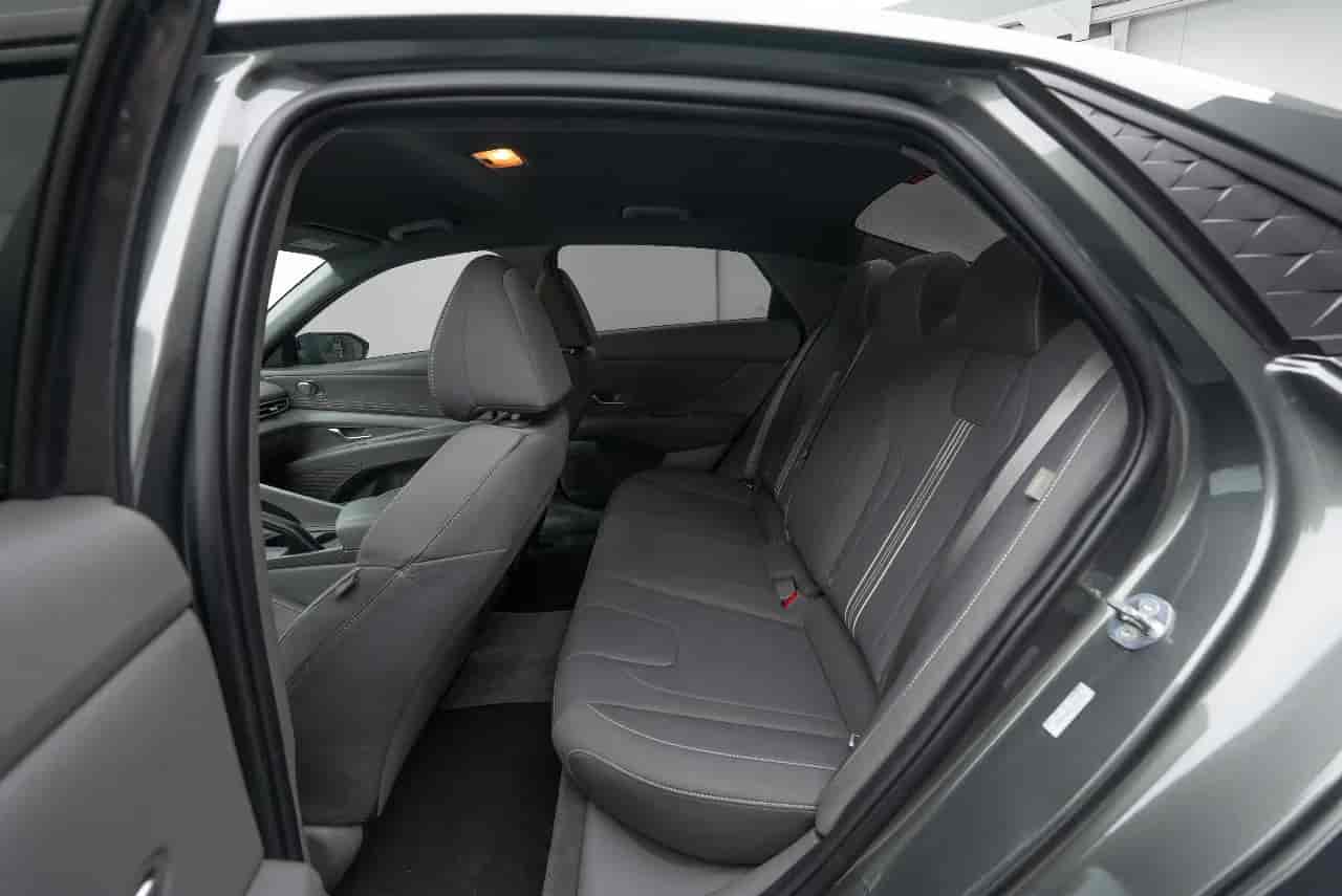 HYUNDAI Elantra - 8
