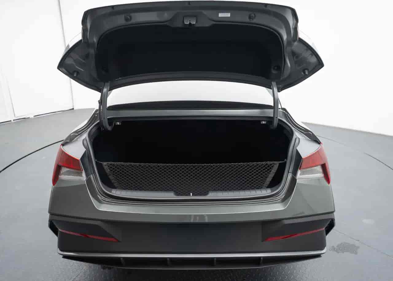 HYUNDAI Elantra - 7