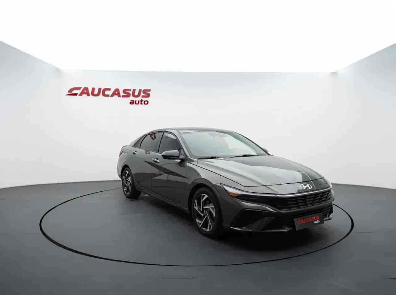 HYUNDAI Elantra - 3