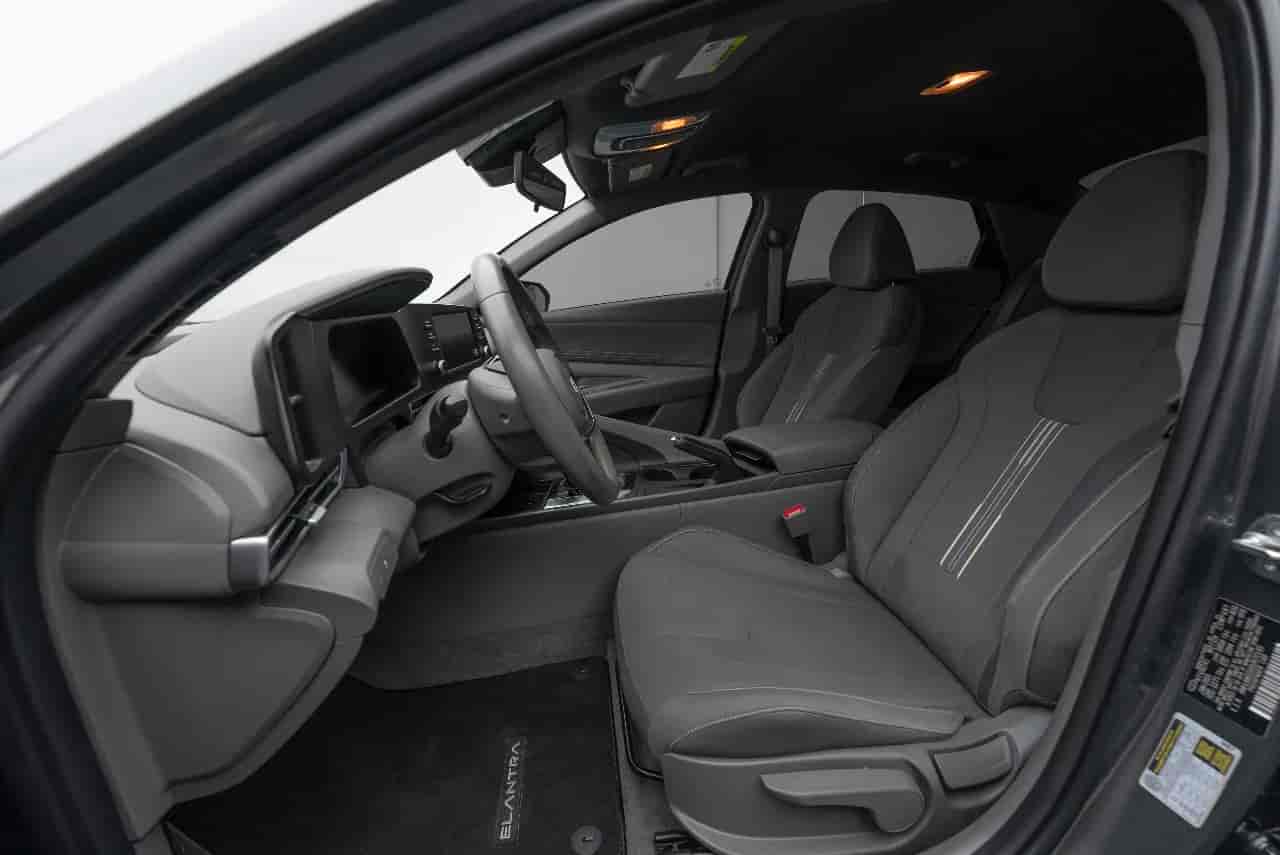 HYUNDAI Elantra - 10