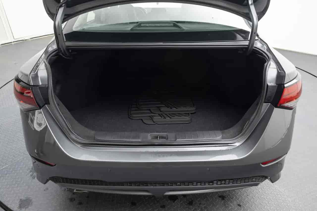 NISSAN Sentra - 7