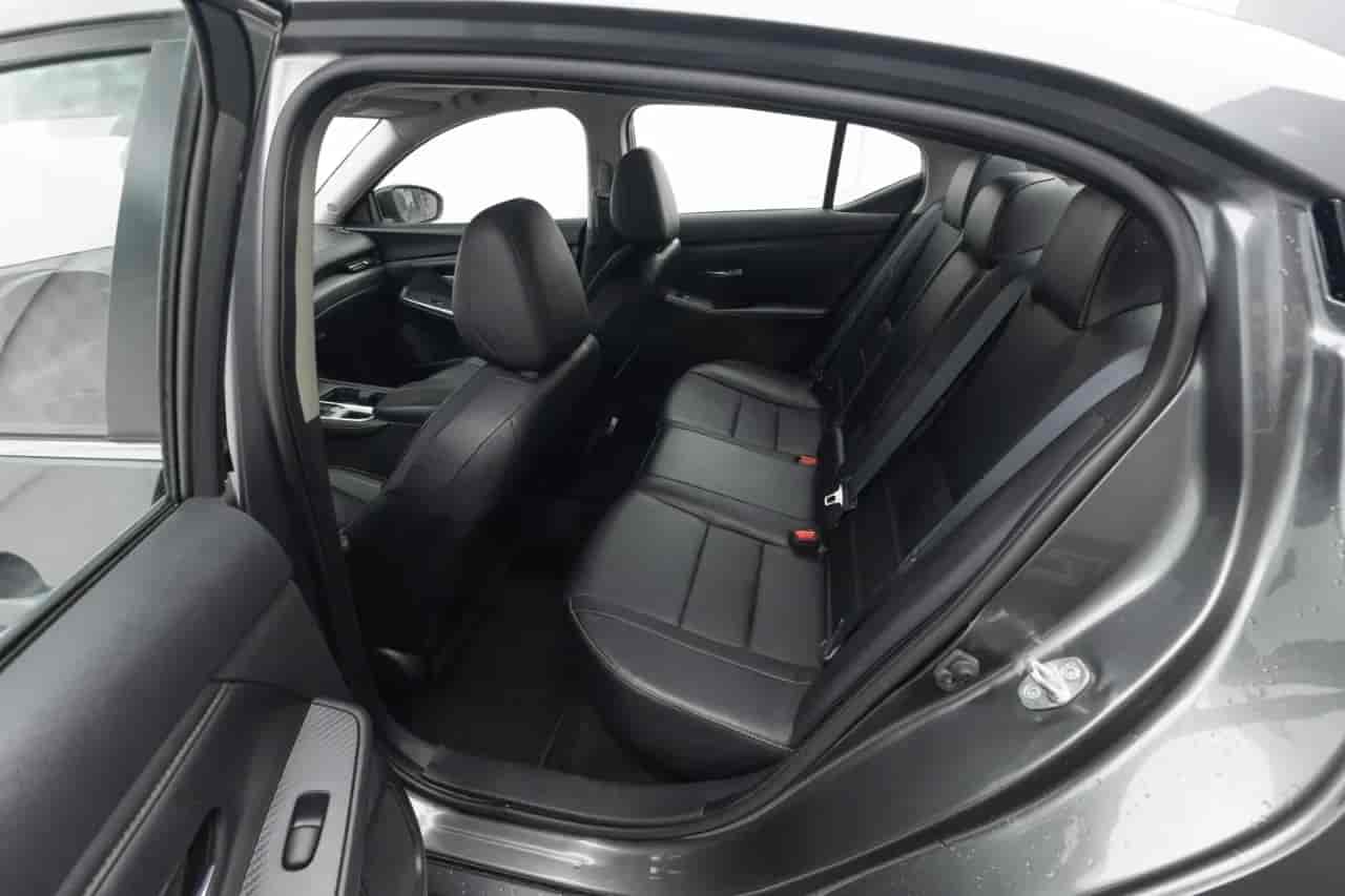 NISSAN Sentra - 8