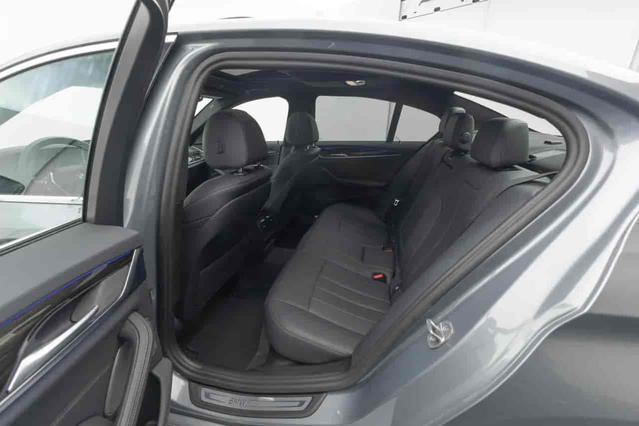 BMW 530i - 8