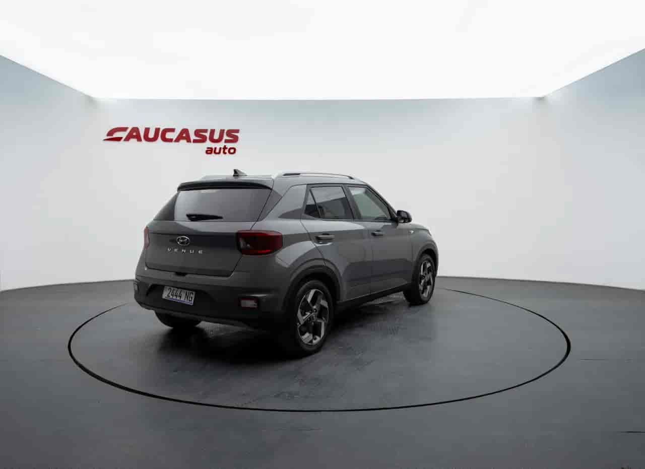 HYUNDAI Venue - 4
